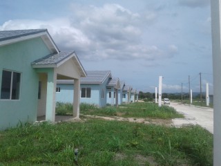 2 bed House For Sale in Innswood, St. Catherine, Jamaica