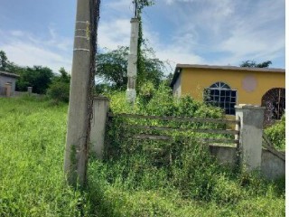 2 bed House For Sale in Denbigh, Clarendon, Jamaica