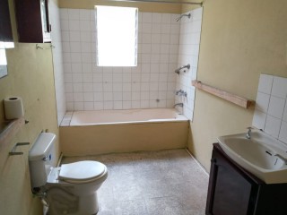 House For Rent in Claremont, St. Ann Jamaica | [10]