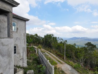 House For Sale in Coopers Hill, Kingston / St. Andrew Jamaica | [8]