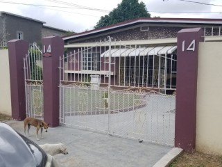 5 bed House For Sale in Spanish Town, St. Catherine, Jamaica