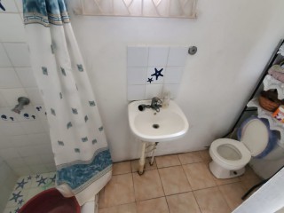 2 bed House For Sale in Royal Place Estate, St. Catherine, Jamaica