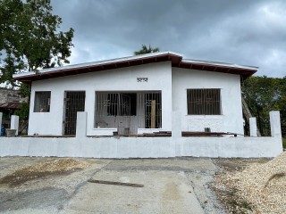 3 bed House For Sale – Bog Walk, St. Catherine, Jamaica