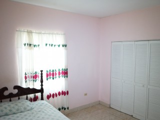 3 bed House For Sale in Santa Cruz, St. Elizabeth, Jamaica