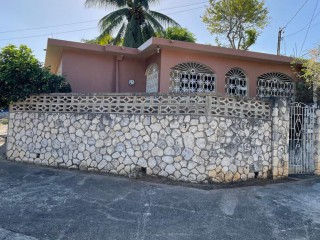 4 bed House For Sale in Montego Bay, St. James, Jamaica