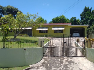 4 bed House For Sale in Santa Cruz, St. Elizabeth, Jamaica