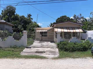 3 bed House For Sale in Hayes, Clarendon, Jamaica