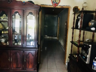 House For Sale in Chudleigh, Manchester Jamaica | [5]