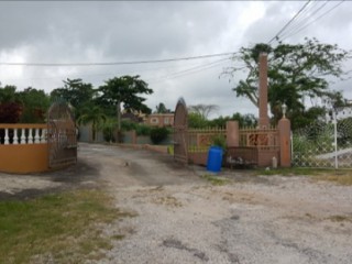 House For Sale in MANDEVILLE, Manchester Jamaica | [7]