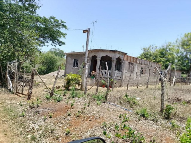House For Sale in Oak Meadows Palmers Cross, Clarendon Jamaica | [2]