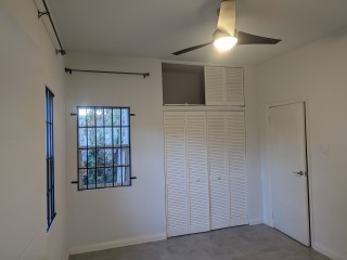 Flat For Rent in Mona Heights, Kingston / St. Andrew Jamaica | [4]