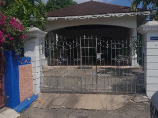 House For Sale in Ensom City, St. Catherine Jamaica | [11]