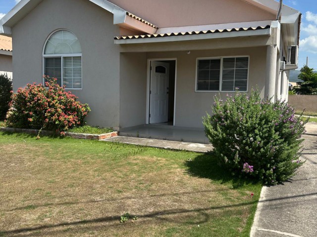 3 bed House For Rent - Caymanas  Estate phase  2, St. Catherine, Jamaica