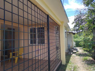 4 bed House For Sale in Off Waterloo Rd Near Mega Mart, Kingston / St. Andrew, Jamaica