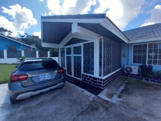 4 bed House For Sale in Tower Isle, St. Mary, Jamaica