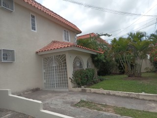 Townhouse For Rent in Dillisbury Meadows, Kingston / St. Andrew Jamaica | [1]