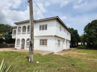 7 bed House For Sale in Denbigh, Clarendon, Jamaica