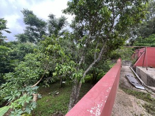 3 bed House For Sale – Wales District, Manchester, Jamaica