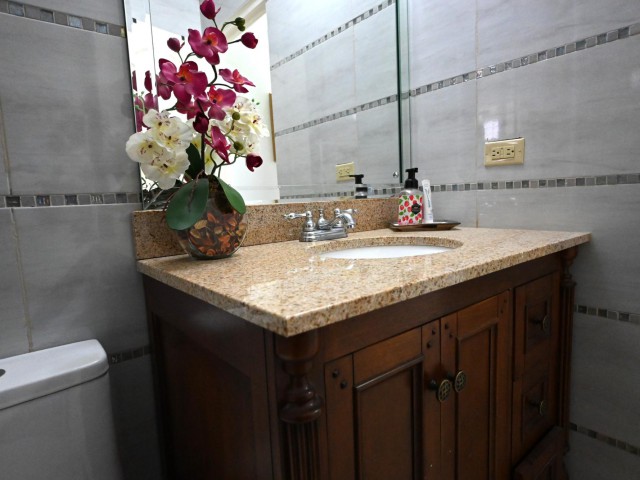 Apartment For Sale in DUNROBIN AVE, Kingston / St. Andrew Jamaica | [6]