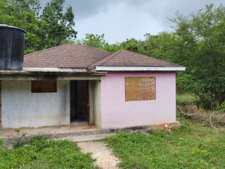 2 bed House For Sale - Chandlers Pen Birds Hill, Clarendon, Jamaica