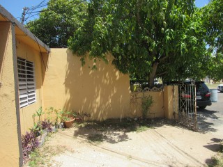 2 bed House For Sale in Westmeade, St. Catherine, Jamaica