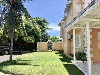 Townhouse For Rent in Seymour Manor, Kingston / St. Andrew Jamaica | [11]