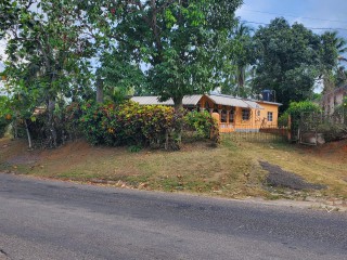 2 bed House For Sale in Cotton Piece Linstead, St. Catherine, Jamaica