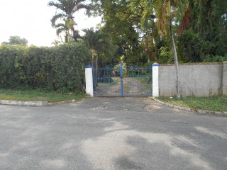 Residential lot For Sale in Kingston 6, Kingston / St. Andrew, Jamaica