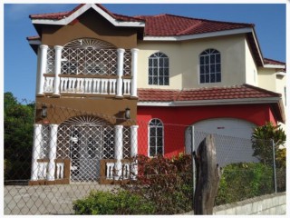 May Pen, Clarendon, Jamaica - House for Sale