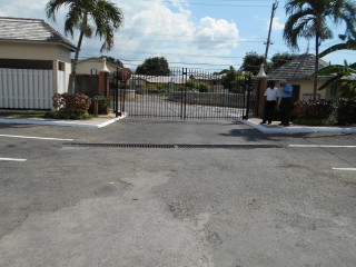 Townhouse For Rent in Briarwood Court, Kingston / St. Andrew Jamaica | [13]