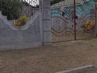House For Sale in Bushy Park, St. Catherine Jamaica | [11]