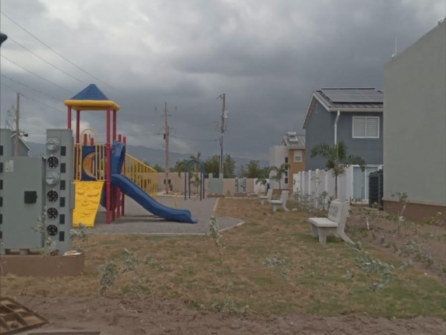 Townhouse For Rent in Portmore, St. Catherine Jamaica | [12]