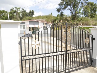 House For Sale in Chudleigh, Manchester Jamaica | [13]
