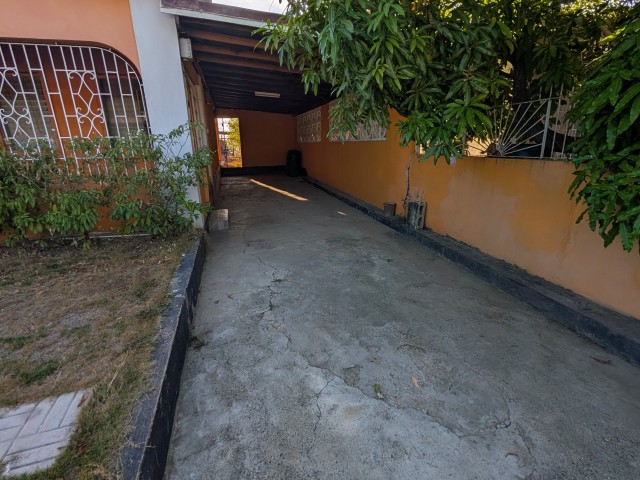 House For Sale in Edgewater, St. Catherine Jamaica | [9]
