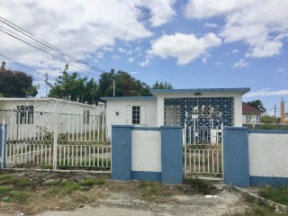 House For Sale in Innwood Village, St. Catherine Jamaica | [3]