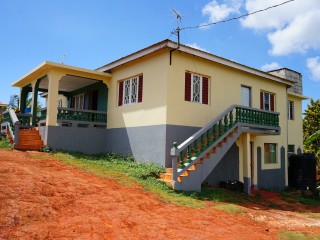 4 bed House For Sale in Junction, St. Elizabeth, Jamaica