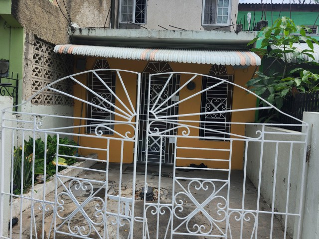 Townhouse For Sale in Hamilton Gardens, St. Catherine Jamaica | [10]