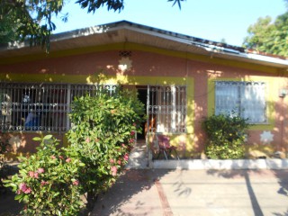 4 bed House For Sale - Lionel Town, Clarendon, Jamaica