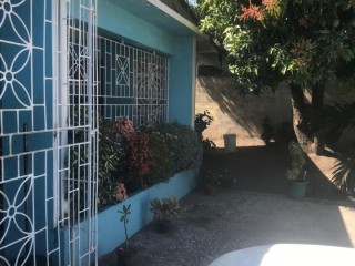 7 bed House For Sale - Off Windward Road, Kingston / St. Andrew, Jamaica