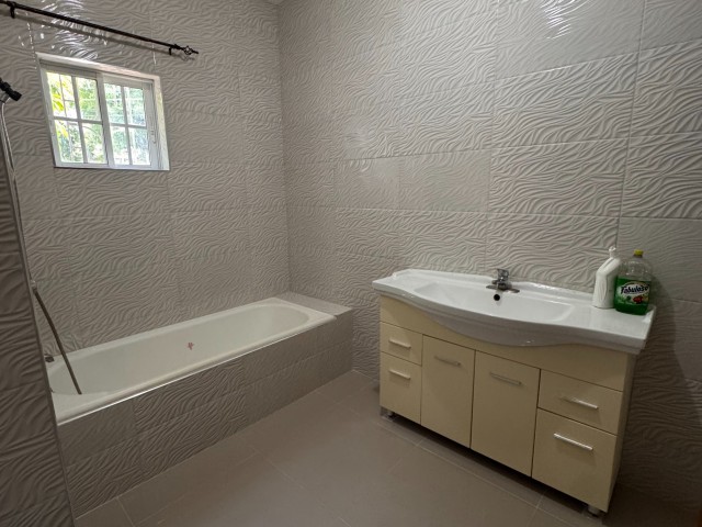 Flat For Rent in Mannings Hill Road, Kingston / St. Andrew Jamaica | [5]