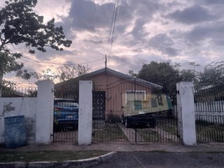 2 bed House For Sale – OLD HARBOUR, St. Catherine, Jamaica