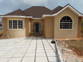 House For Sale in Avondale Heights Mandeville, Manchester Jamaica | [14]