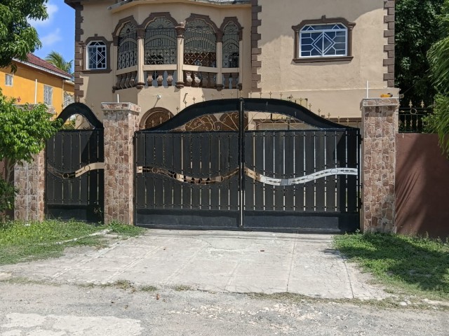 7 bed House For Sale - Avon Park, St. Catherine, Jamaica