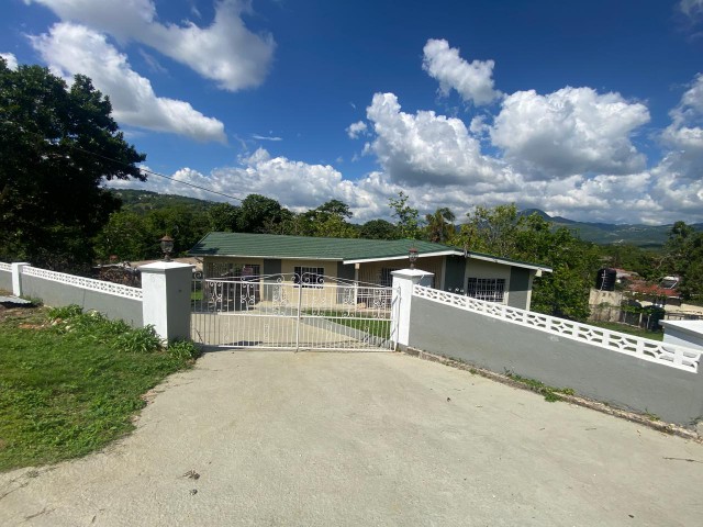 3 bed House For Sale - Royal Flat, Manchester, Jamaica