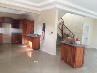 Apartment For Sale in Golden View, Kingston / St. Andrew Jamaica | [2]