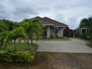 House For Sale in Laughlands, St. Ann Jamaica | [14]