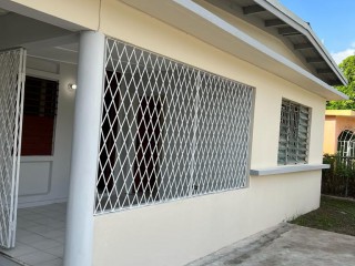 House For Sale in Hughenden, Kingston / St. Andrew Jamaica | [11]