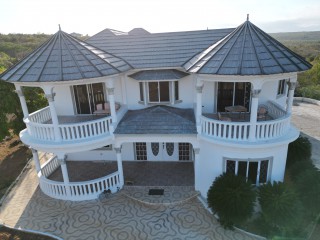 6 bed House For Sale in Johnson Hill Hellshire, St. Catherine, Jamaica