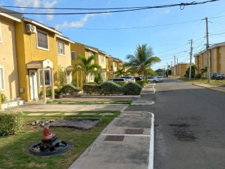 Townhouse For Sale in Unions Estate gated, St. Catherine Jamaica | [1]