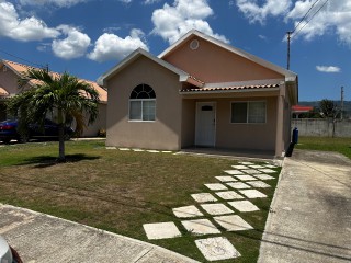 2 bed House For Rent in Caymanas Country Club Phase 1, St. Catherine, Jamaica